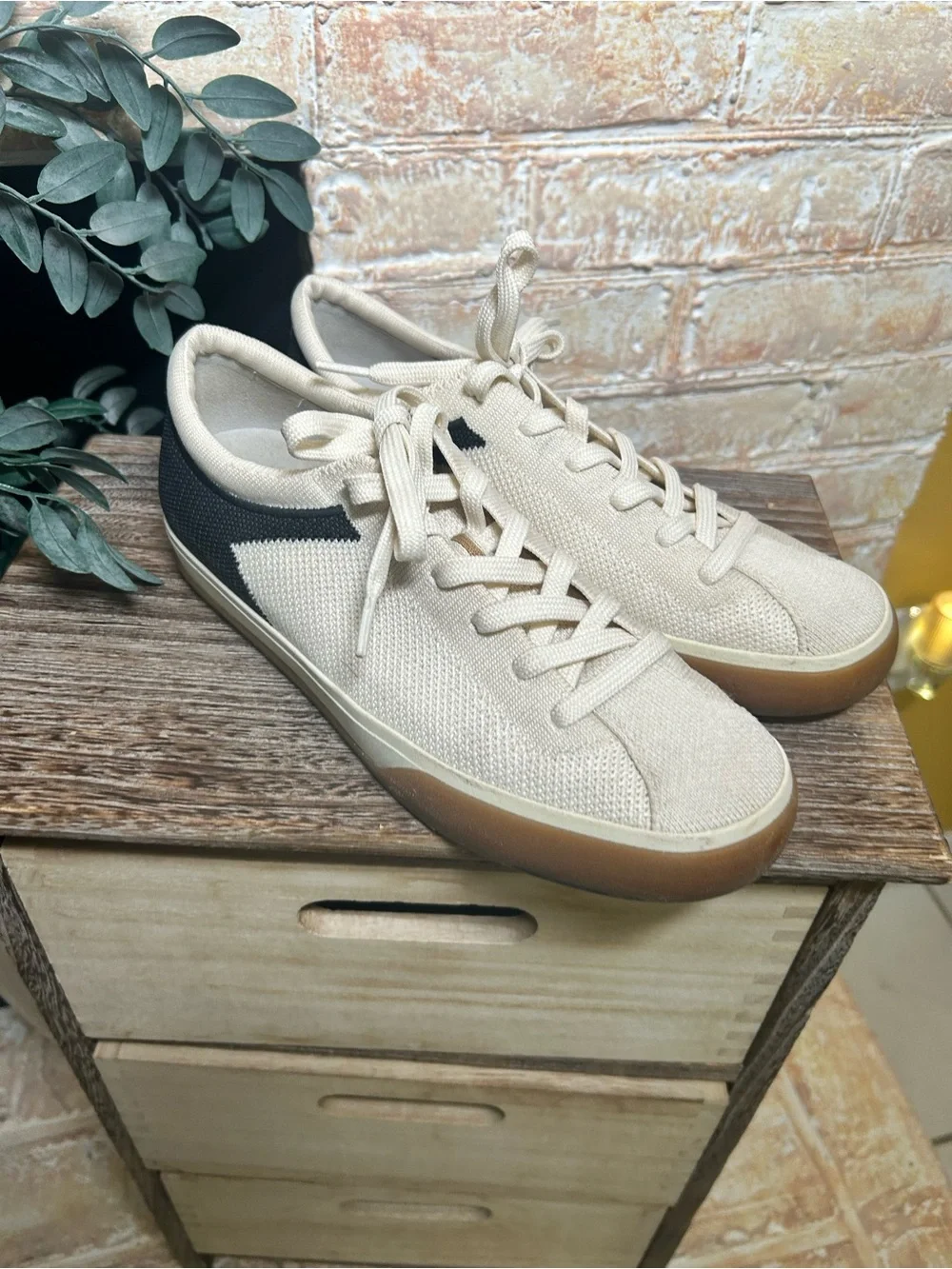Rothy’s The Lace Up Sneakers Size 9 Ivory Black Gum Sole Knit Casual Shoes #16